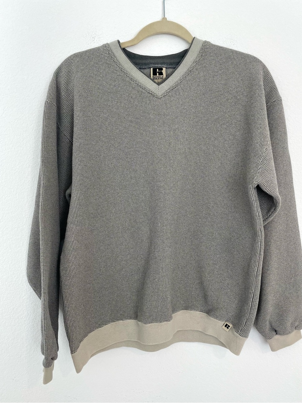 Vintage 90s Russell Athletic V-Neck Waffle Knit Sweater Sweatshirt in Taupe